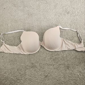 Victoria's Secret Cream Underwire Bra